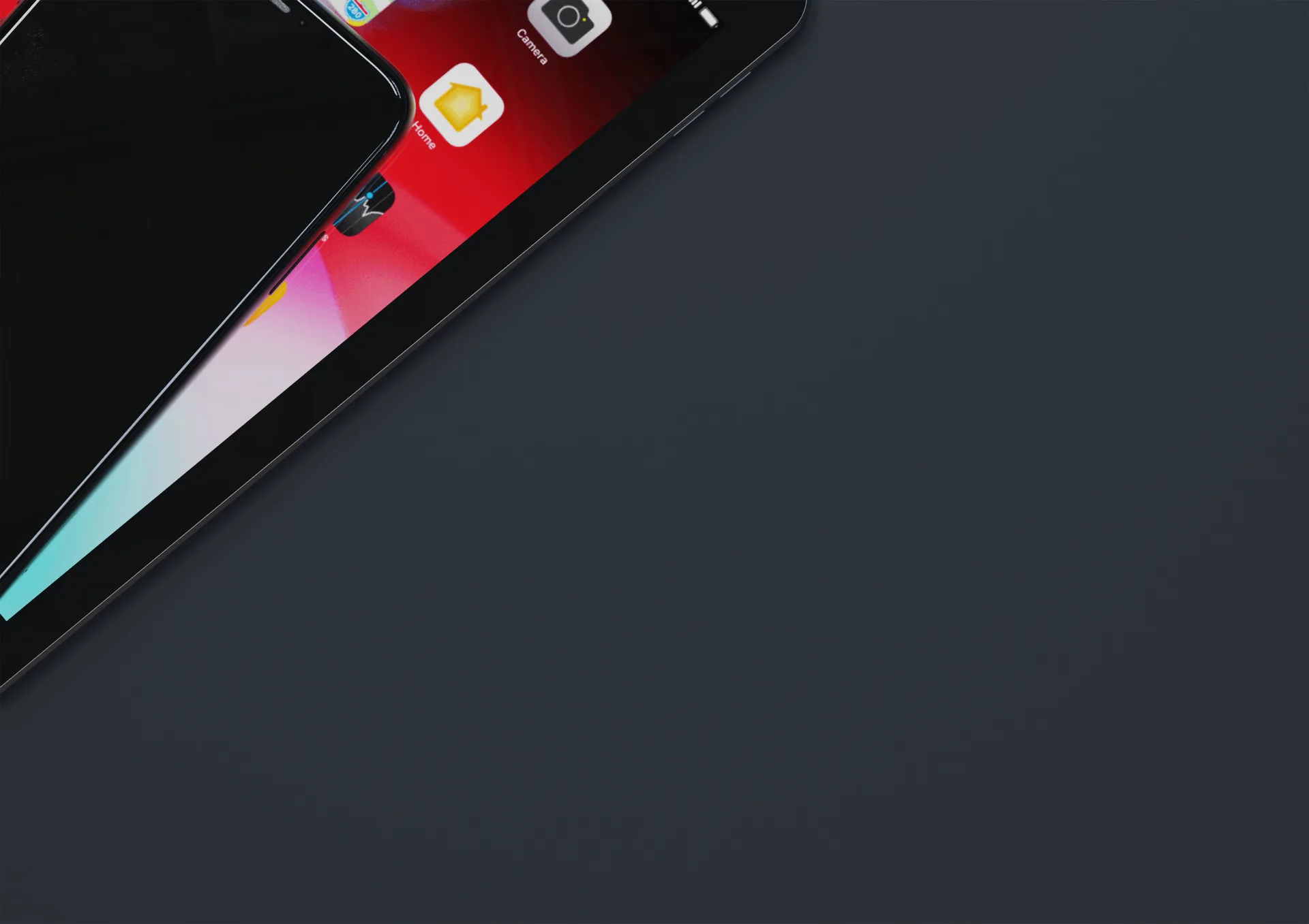 スマートフォンを持つ手元